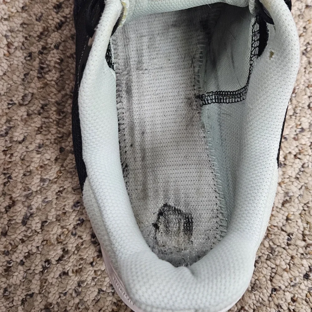 On Clouds missing insoles